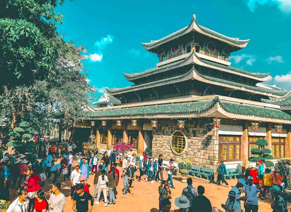 Thuê xe từ Vị Thanh đi Miếu Bà Chúa Xứ Núi Sam 